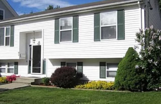 92 PLEASANT ST - 92 Pleasant Street, Providence County, RI 02865