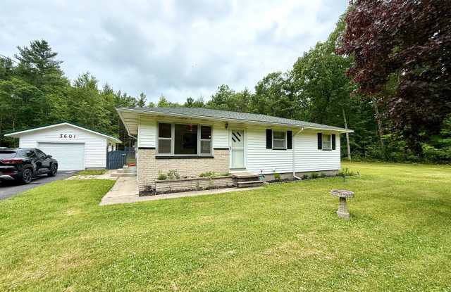 Three Bedroom Home in Whitehall - Deck, Garage, and Shed! photos photos