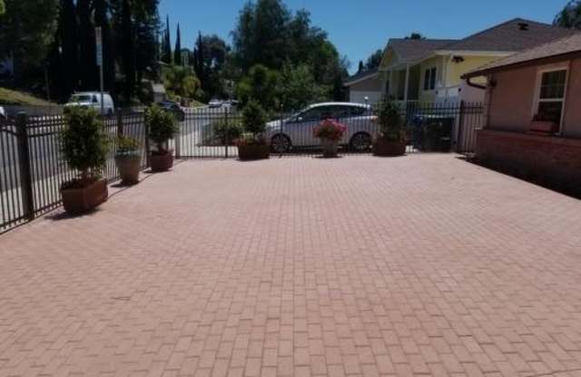 5233 Don Pio Dr. Gallery 3