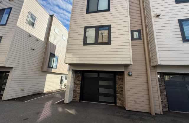 Elevation 31 | FURNISHED PROPERTY Gallery 3