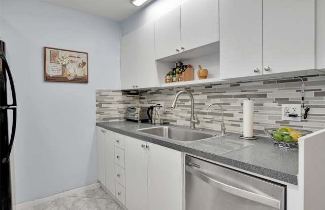 4302 Martinique Circle Gallery 4