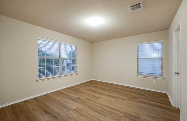 185 Hometown Pkwy Gallery 1