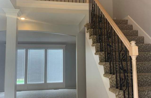 5712 NE Hidden Meadows Dr Gallery 2