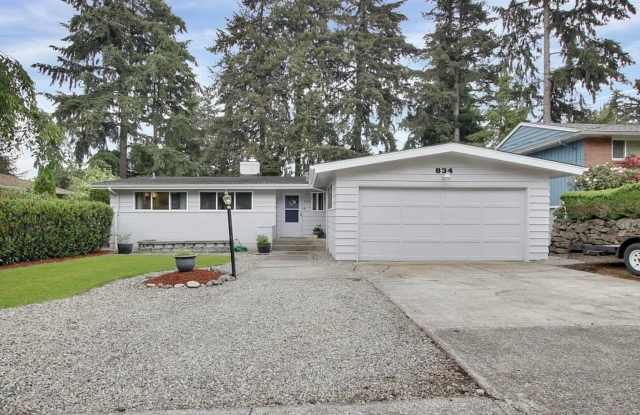 Charming 3 Bedroom Rambler + Large Storage/Shop | Kent, WA - 834 Maplewood Avenue, Kent, WA 98030