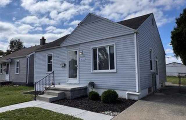 28311 Felician Street Gallery 2