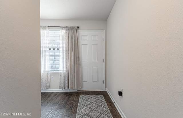 6044 BUCKING BRONCO Drive Gallery 4