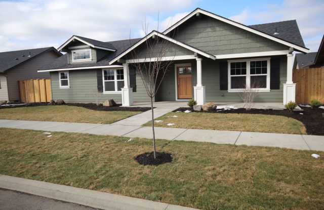 Redmond, 3 Bdrm, 2 Bath House, All Appliances, Gas Fireplace, Double Garage photos photos