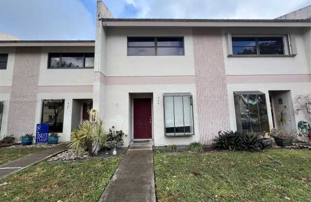 2700 S Oakland Forest Dr photos photos