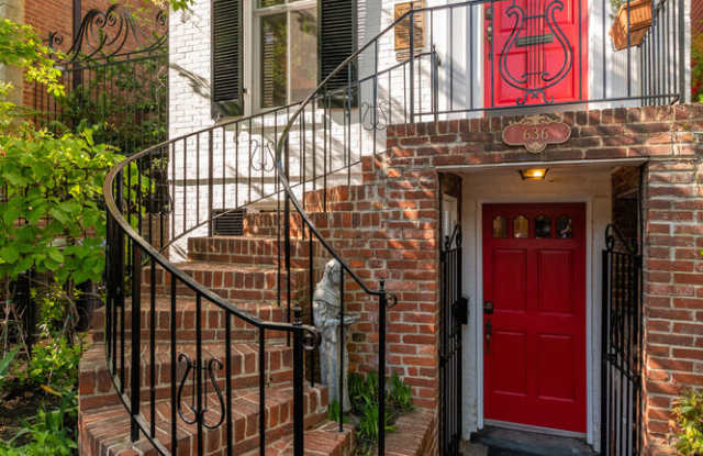 636 G Street Southeast #2 Gallery 2