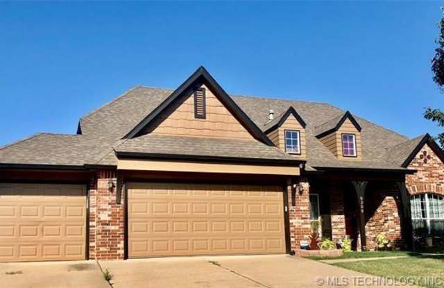 9309 North 98th East Court - 9309 North 98th East Court, Owasso, OK 74055