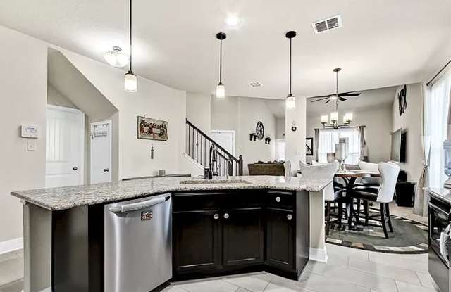 6087 Akin Circle Gallery 2