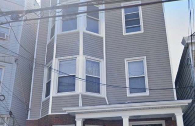 372 Elm St photos photos