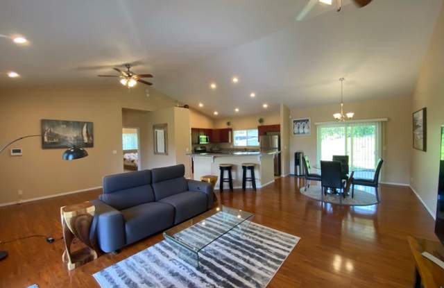 3/2 Furnished & Pet Friendly-Hawaiian Paradise Park Gallery 4