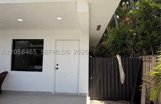 3115 SW 18th St photos photos