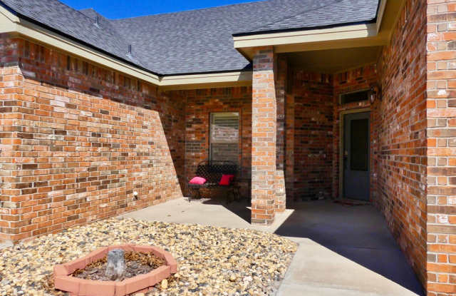 1608 Red Oak Lane - 1 Gallery 2