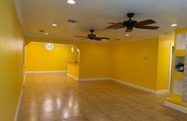 5551 KNOLL KREST DR Gallery 2