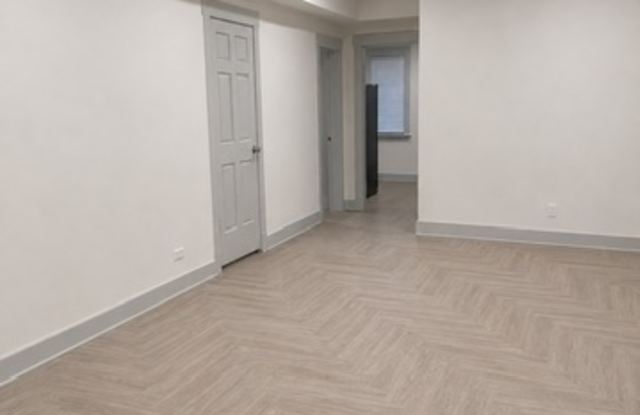 2851 North Springfield Avenue photos photos