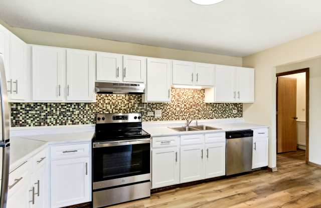 13304 Parkwood Dr # 203 Gallery 2