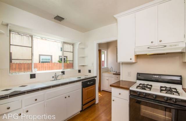 307 N Janss St Gallery 4