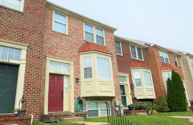 Stunning 4 BR /2.5 Townhome in Stoney Beach! photos photos