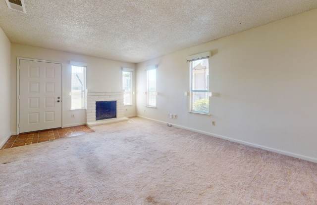 1027 W. Dakota Ave Unit #104 Fresno, CA 93705 Gallery 3