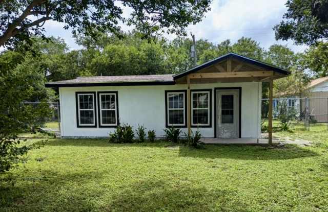 2725 Deer St photos photos