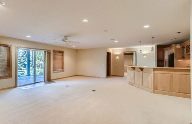 10710 Crestridge Drive Gallery 4