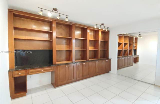 6934 Holly Rd photos photos