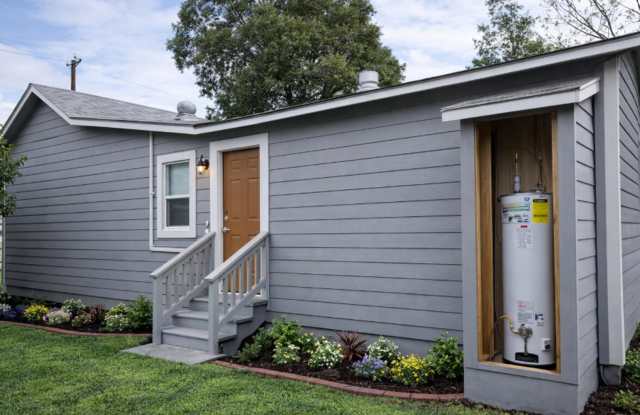 Beautifully Updated 3-Bedroom Home Near Downtown Gallery 3