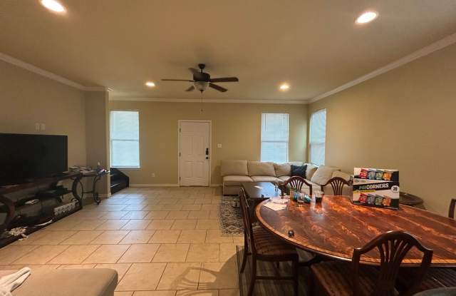 1103 Carolina Gallery 4