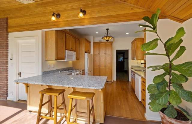 924 East 9th Avenue photos photos
