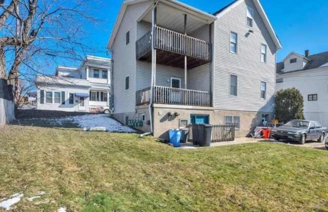 301 East Elm Street photos photos