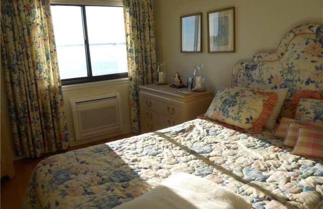 1412 CAPELLA S Row Gallery 2