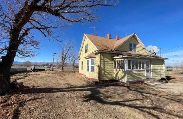 Rustic 3 bedroom 1 bathroom home in Erie! photos photos