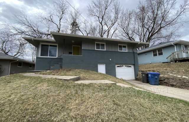 2512 Boston Ave - 2512 Boston Avenue, Des Moines, IA 50310