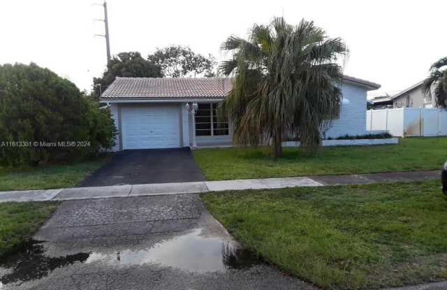 5521 Lincoln St - 5521 Lincoln Street, Hollywood, FL 33021