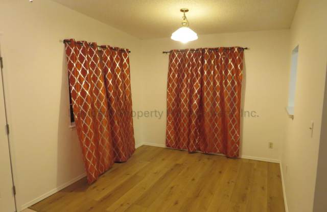 Charming 3 Bedroom Unit in Old Colorado City Gallery 4
