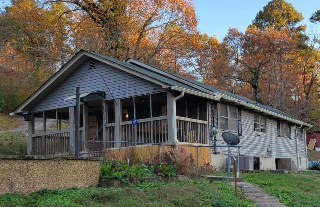 895 W Schmitt Rd - 895 West Schmitt Road, Chattanooga Valley, GA 30741