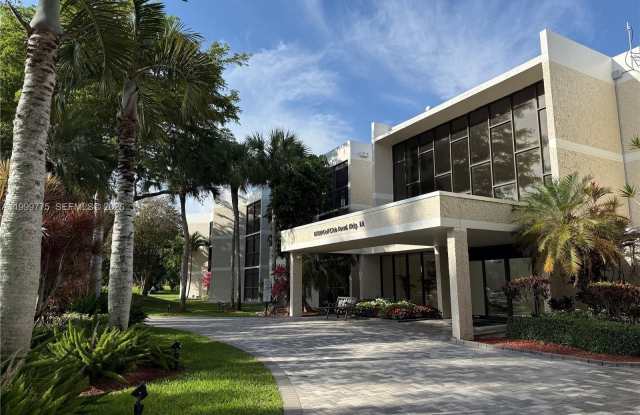 16500 Golf Club Rd - 16500 Golf Club Road, Weston, FL 33326