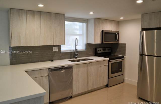 9375 Fontainebleau Blvd - 9375 Fontainebleau Boulevard, Fountainebleau, FL 33172
