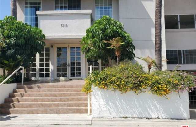5219 Newcastle Ave - 5219 Newcastle Avenue, Los Angeles, CA 91316