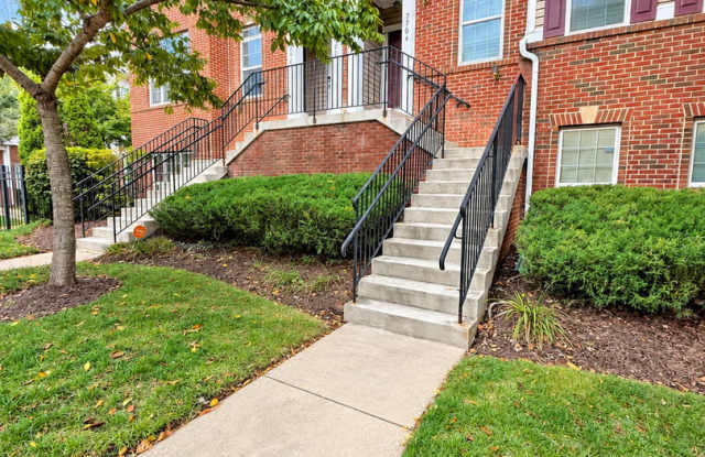 Spacious Suitland Townhome with Garage, Balcony & Primary Suite! Gallery 1