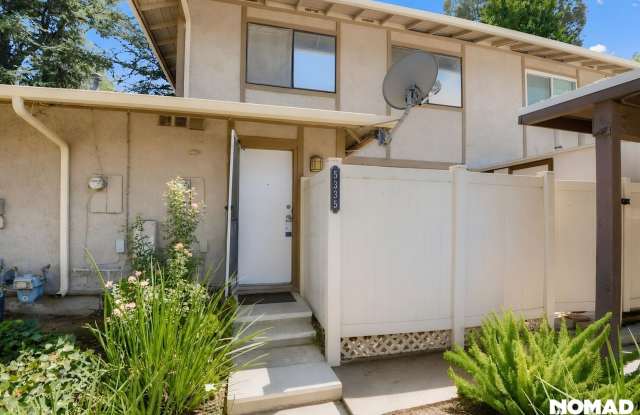 An Agoura Hills condo Gallery 4