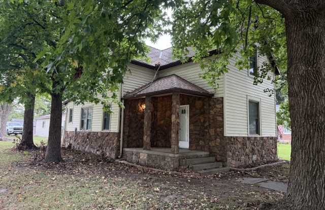 305 North Main Street Gallery 1
