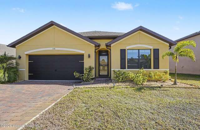 578 Old Country Road S E photos photos