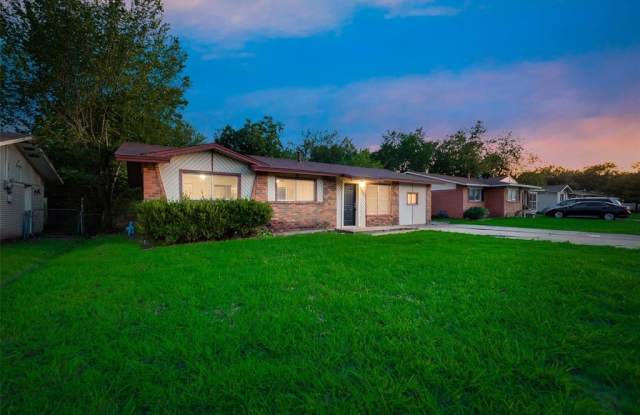 1602 E Lovers Lane Gallery 2