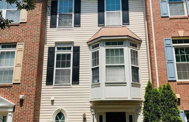 1038 HARRISON CIRCLE - 1038 Harrison Circle, Alexandria, VA 22304
