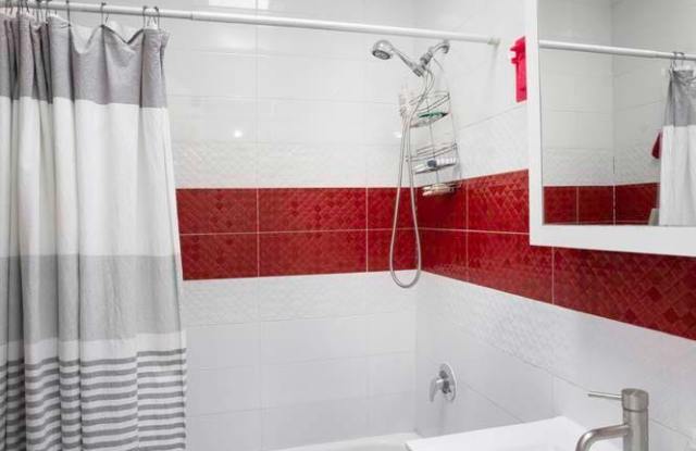 24-20 Ditmars Boulevard photos photos