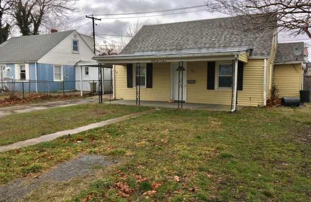 Charming 3 Bedroom/1 Bathroom Home with Carport - Dundalk! photos photos