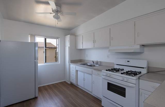 2 Bedroom + 1 Bathroom Apartment | Oxnard Shores | Unfurnished Gallery 4
